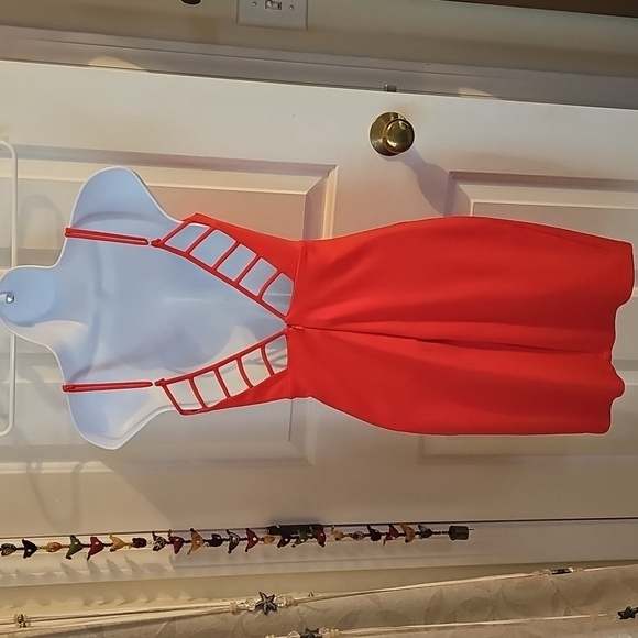 Lulu's dress XS orange-red, fully lined, adjustable straps, zipper in back - Picture 3 of 15